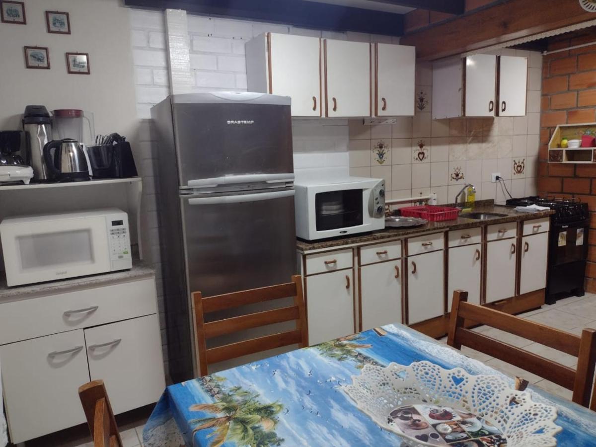 Apartamento Estilo Chale - Enxaimel Бомбиньяс Экстерьер фото